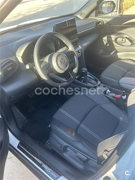 Usado Toyota Yaris Cross Style 130 CV (95 kW) 2025 Blanco SUV