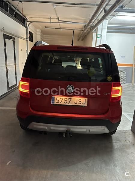 Usado Skoda Yeti Ambition 110 CV (80 kW) 2016 Rojo SUV