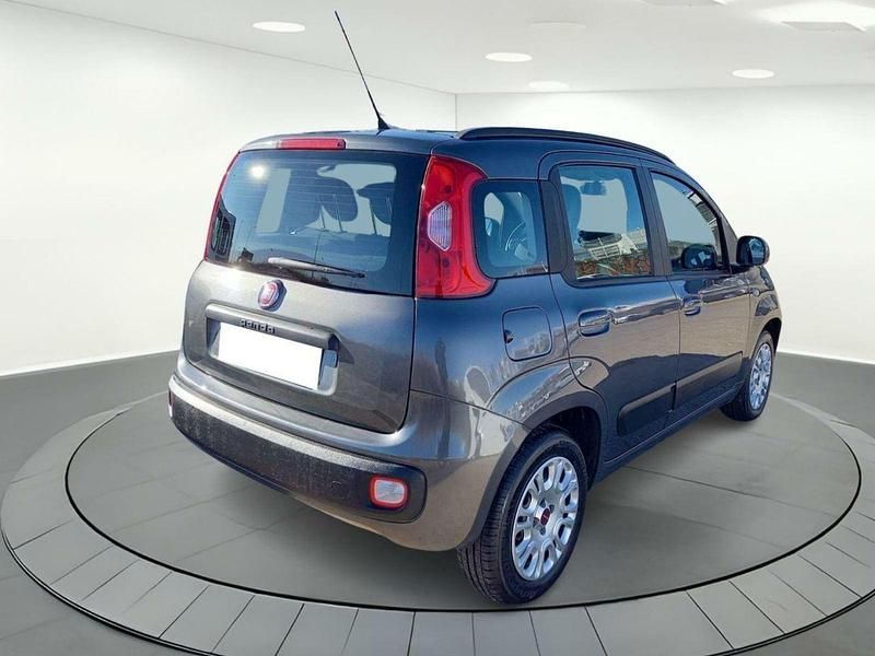 Usado Fiat Panda Lounge 69 CV (50 kW) 2019 Gris Utilitario