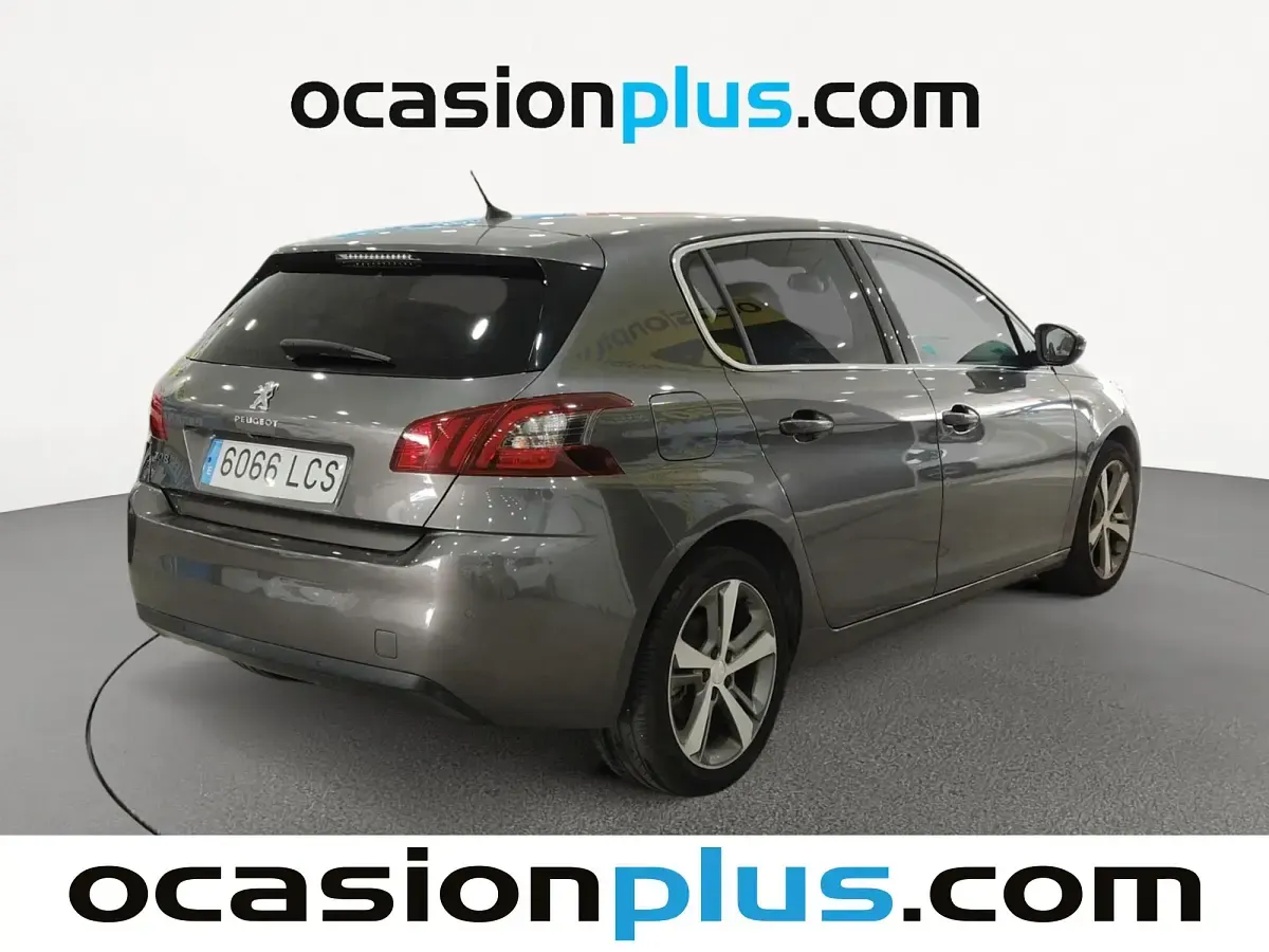 Usado Peugeot 308 Allure 131 CV (96 kW) 2019 Gris plata Utilitario