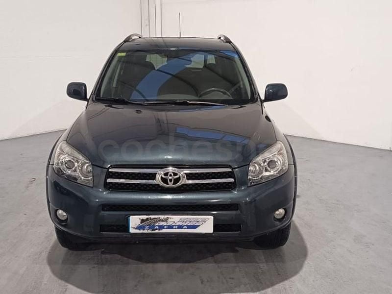 Usado Toyota RAV4 Premium 177 CV (130 kW) 2006 Gris / plata SUV