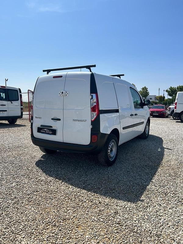 Usado Renault Kangoo 75 CV (55 kW) 2018 Blanco Monovolumen