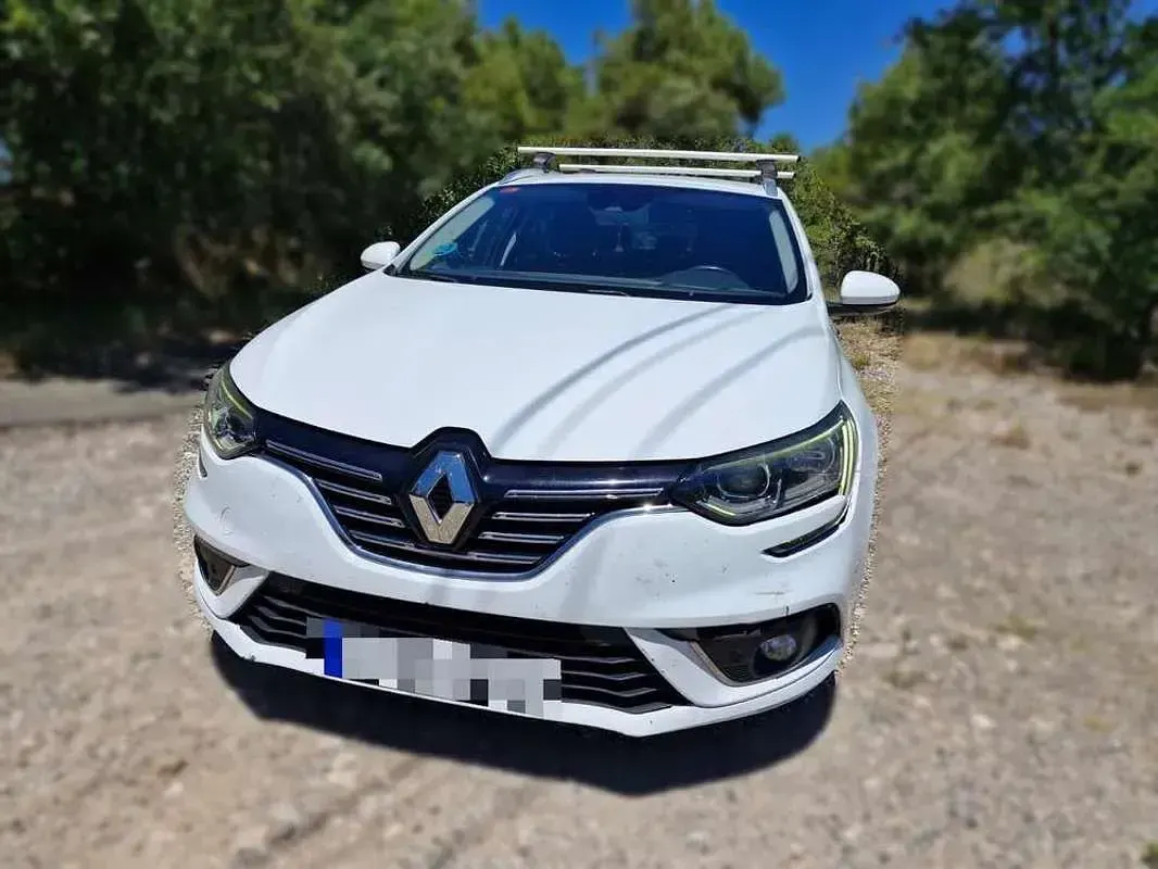 Usado Renault Mégane GrandTour Business 110 CV (80 kW) 2017 Blanco Familiar
