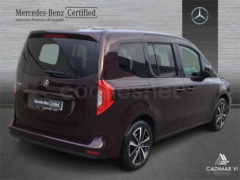 Usado Mercedes T180 116 CV (85 kW) 2025 Rojo Monovolumen