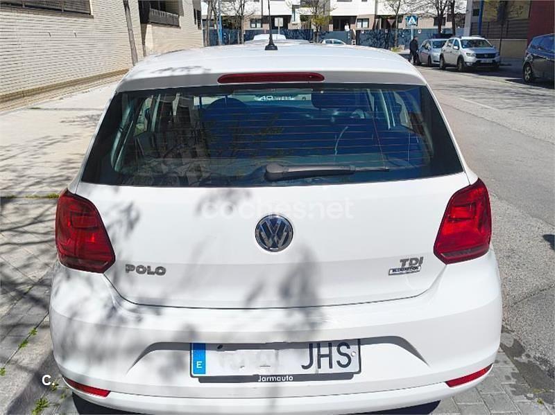 Używany VW Polo Edition 75 KM (55 kW) 2015 Biały Sedan/Limuzyna