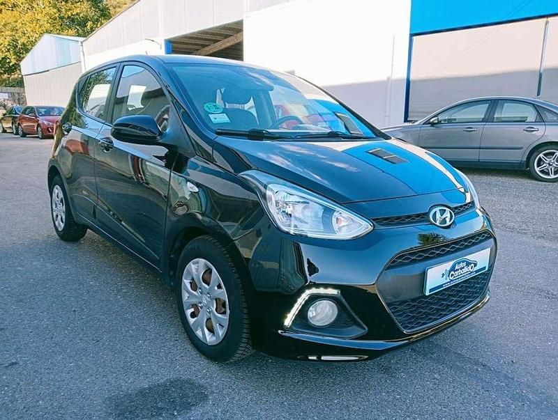 Usado Hyundai i10 Blackline 87 CV (63 kW) 2015 Negro Utilitario