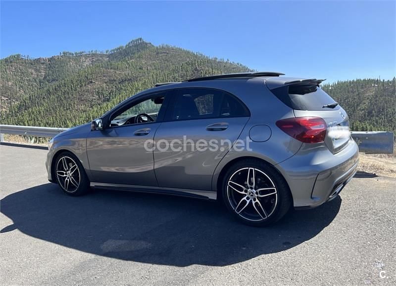 Usado Mercedes A180 AMG line 122 CV (89 kW) 2016 Gris / plata Berlina