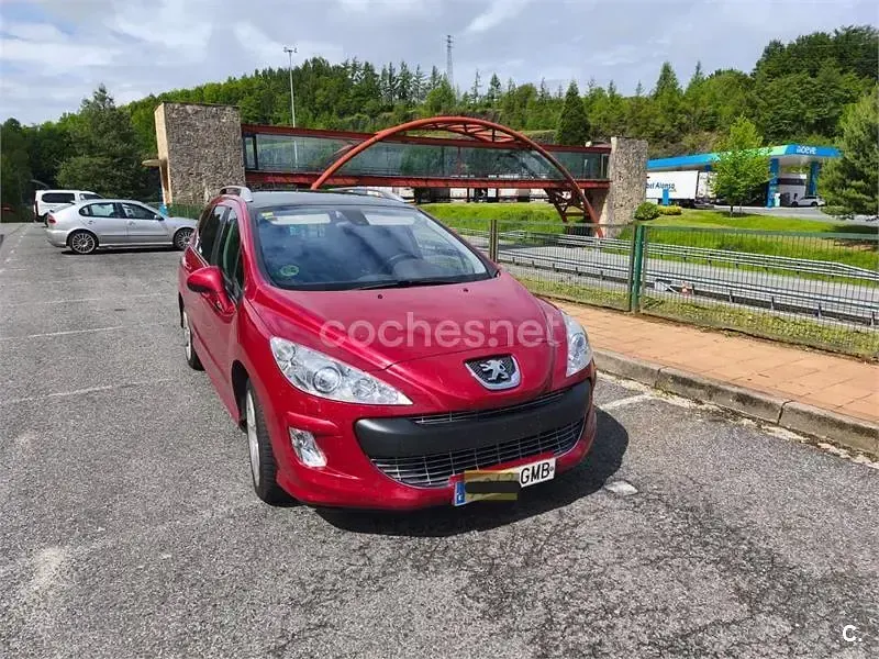 Usado Peugeot 308 SW Premium 150 CV (110 kW) 2009 Granate Familiar