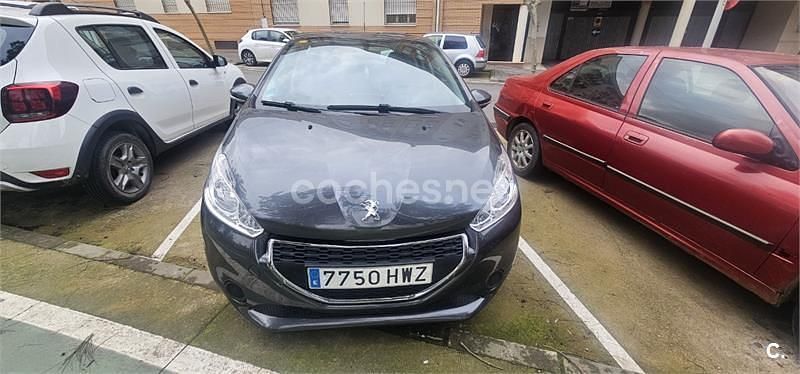 Usado Peugeot 208 Active 82 CV (60 kW) 2014 Gris / plata Utilitario