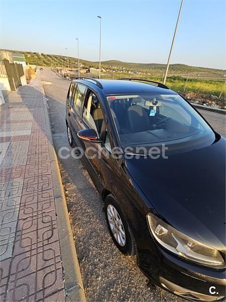Usado VW Touran Advance 105 CV (77 kW) 2012 Negro Monovolumen
