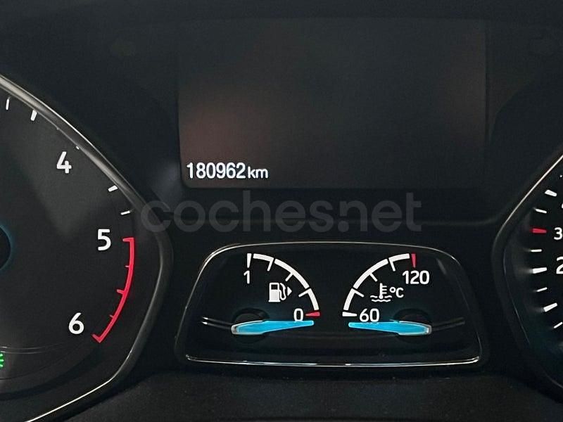 Usado Ford Focus Trend 115 CV (84 kW) 2015 Negro Familiar