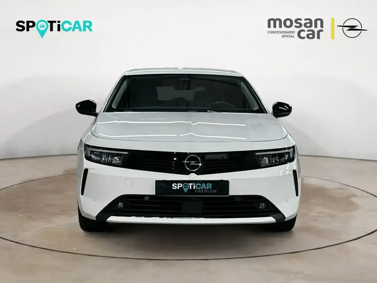 Begagnad Opel Astra Edition 110 HK (80 kW) 2024 Vit Halvkombi