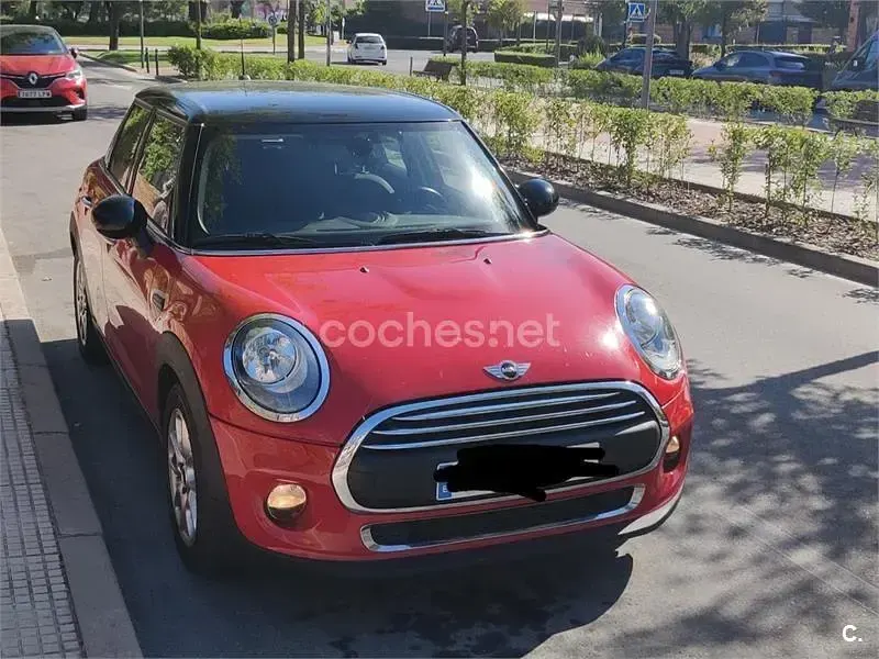 Usado Mini ONE 102 CV (75 kW) 2017 Rojo Utilitario