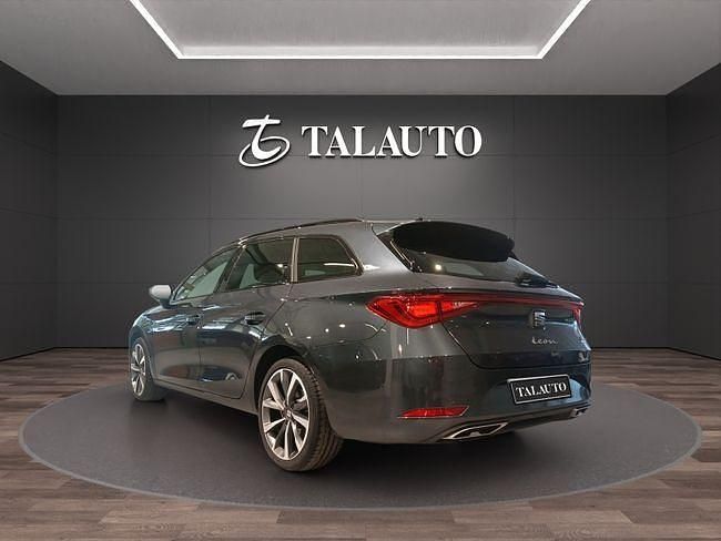 Usado Seat Leon FR 204 CV (150 kW) 2021 Gris / plata Familiar