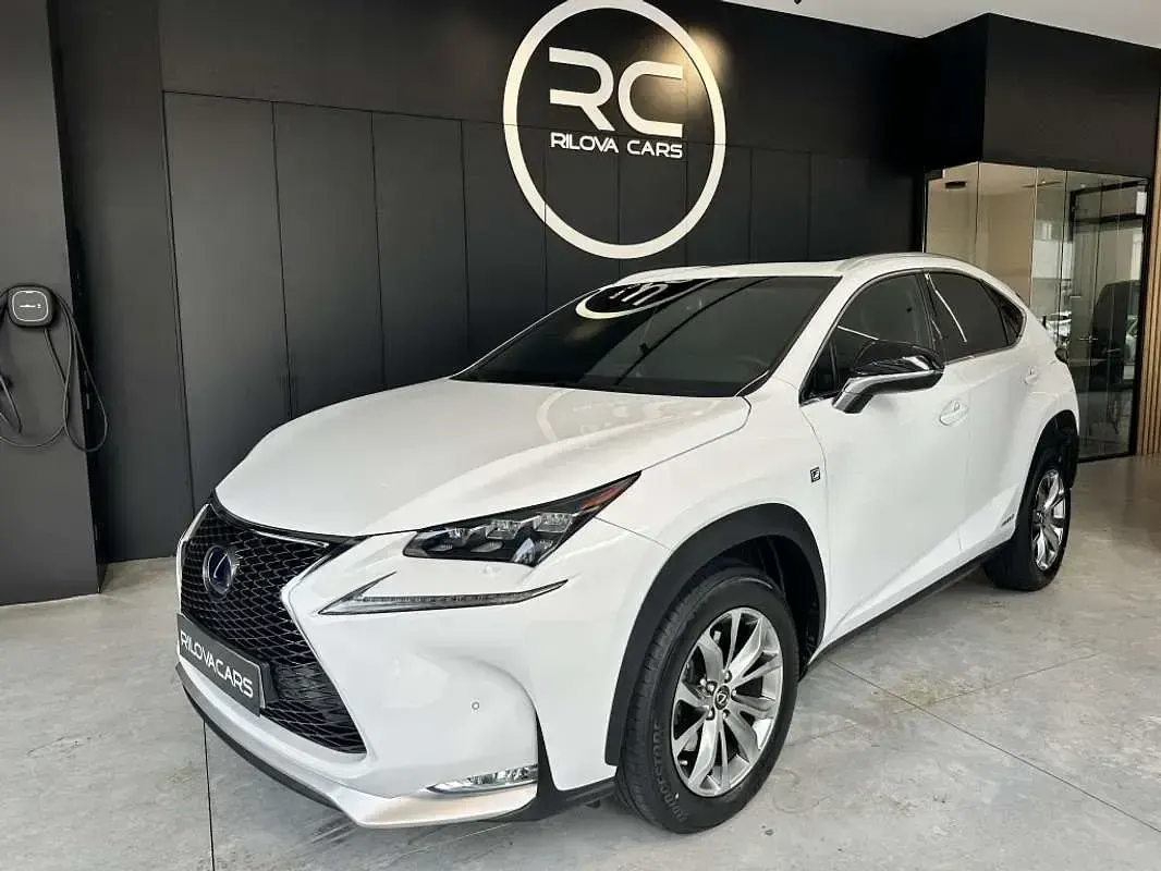 Usado Lexus NX300h Sport Line 197 CV (144 kW) 2018 Blanco SUV