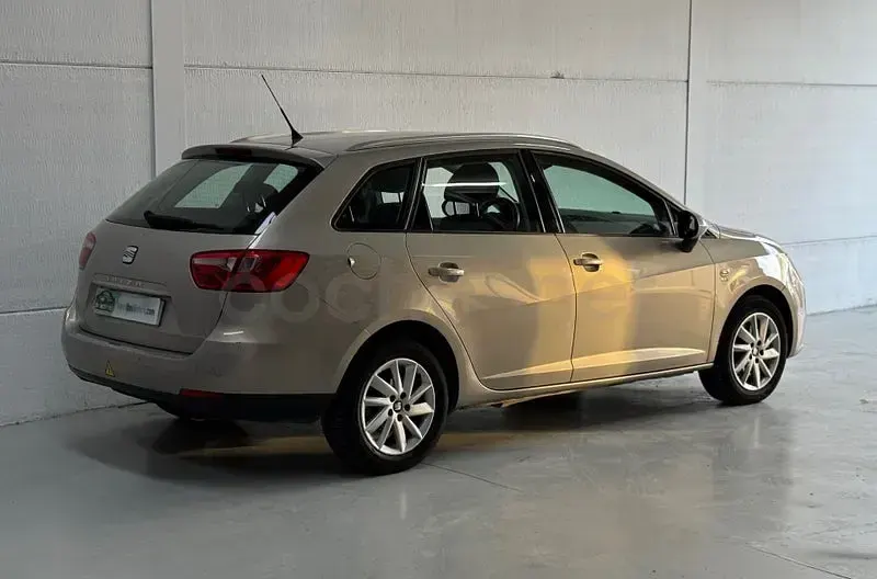 Usado Seat Ibiza ST Style 105 CV (77 kW) 2012 Marrón Familiar