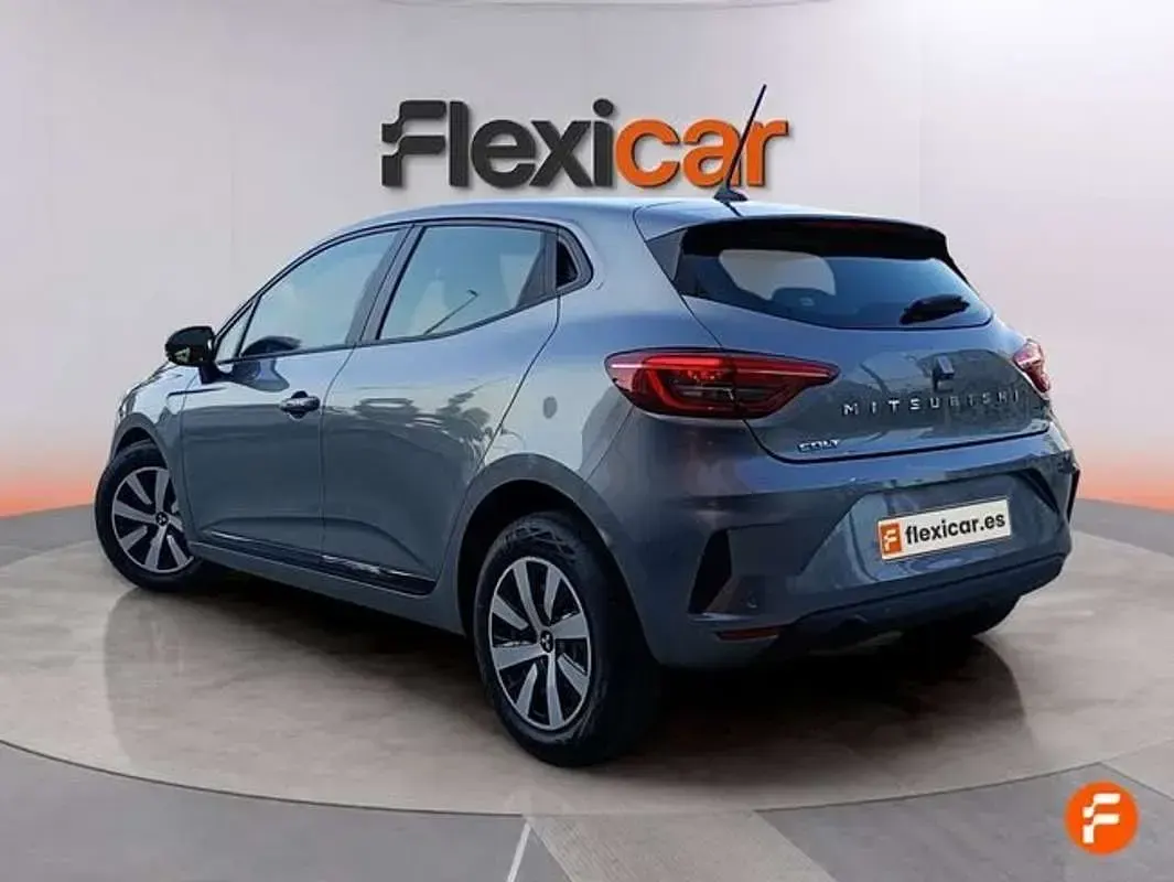 Usado Mitsubishi Colt 91 CV (66 kW) 2025 Gris Utilitario