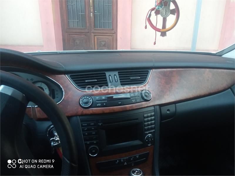 Usado Mercedes CLS320 224 CV (164 kW) 2008 Gris / plata Berlina