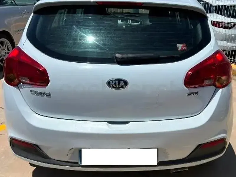 Usado Kia Ceed GT 90 CV (66 kW) 2014 Blanco Berlina