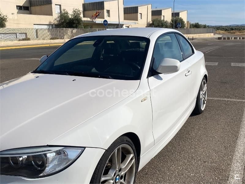 Blanco Usado 2012 BMW 118 Coupé Coupe | 9990 € (Caro) - Imagen 1/4
