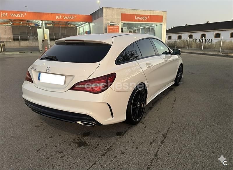 Usado Mercedes CLA200 Shooting Brake 150 CV (110 kW) 2019 Blanco Familiar