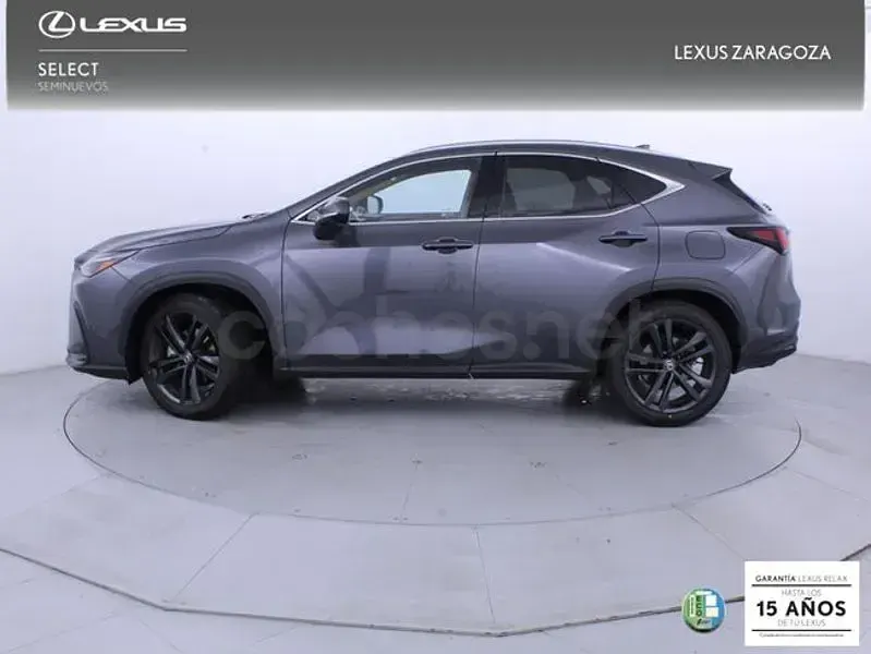 Usado Lexus NX350h Executive Line 242 CV (177 kW) 2024 Gris / plata SUV