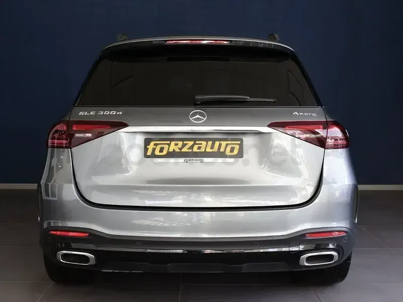 Usado Mercedes GLE300 269 CV (197 kW) 2024 Gris / plata SUV