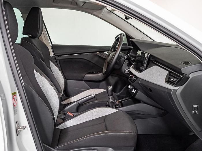 Usado Skoda Kamiq Selection 115 CV (84 kW) 2025 Blanco SUV