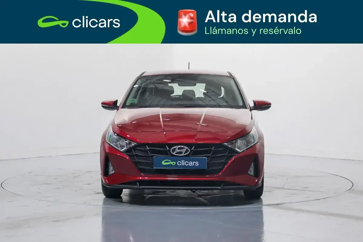 Usado Hyundai i20 84 CV (61 kW) 2023 Rojo Utilitario