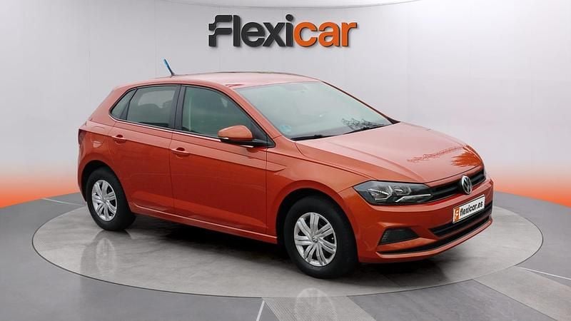 Usado VW Polo Edition 80 CV (58 kW) 2019 Naranja Utilitario