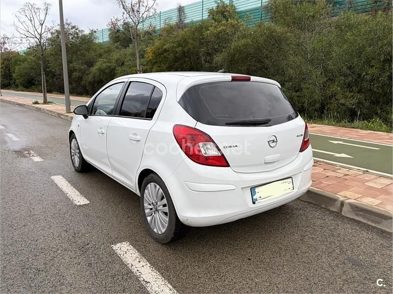 Usado Opel Corsa Selective 75 CV (55 kW) 2014 Blanco Utilitario
