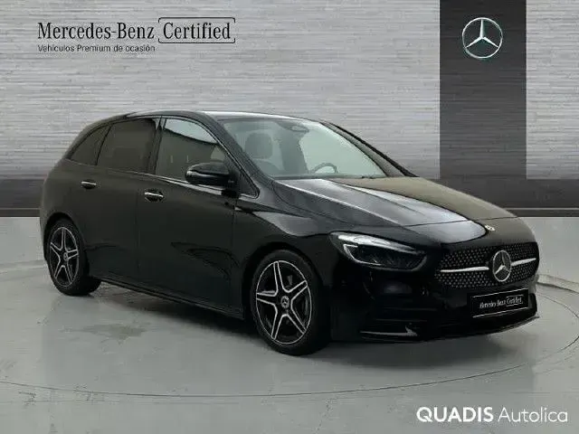 Usado Mercedes B200 150 CV (110 kW) 2025 Negro noche Utilitario