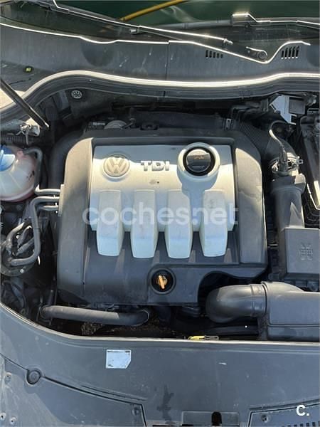 Usado VW Passat Trendline 105 CV (77 kW) 2005 Gris / plata Berlina