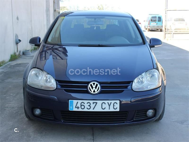 Usado VW Golf IV Trendline 105 CV (77 kW) 2005 Azul Berlina