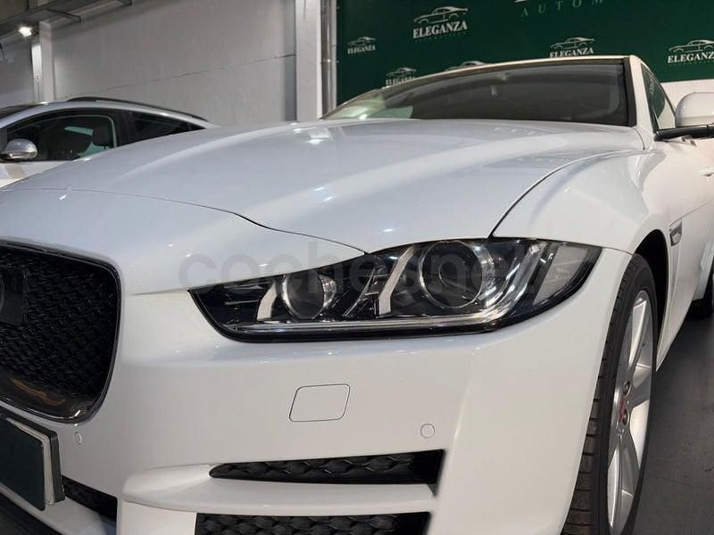 Usado Jaguar XE Pure 180 CV (132 kW) 2018 Blanco Berlina