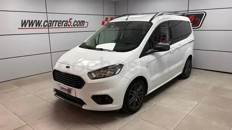 Usado Ford Tourneo Courier Ambiente 100 CV (73 kW) 2019 Blanco Monovolumen