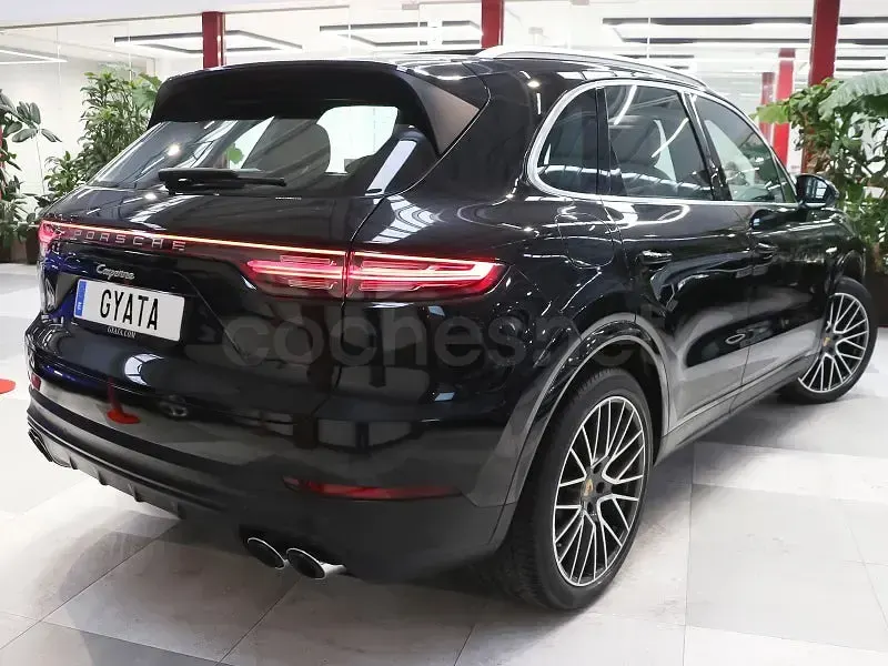 Usado Porsche Cayenne E-Hybrid 462 CV (339 kW) 2020 Negro SUV