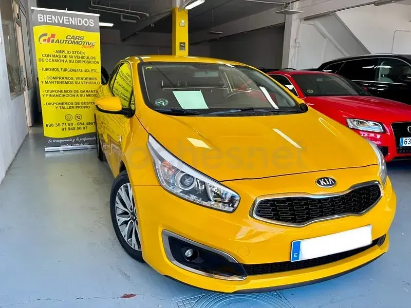 Usado Kia ProCeed 136 CV (100 kW) 2016 Naranja Utilitario