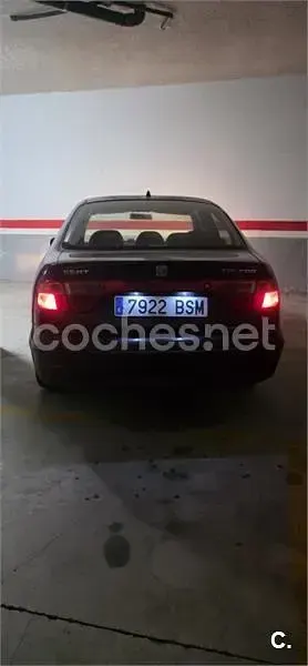 Usado Seat Toledo Stella 110 CV (80 kW) 2002 Negro Berlina