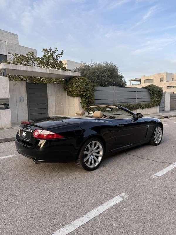 Usado Jaguar XK 258 CV (189 kW) 2009 Negro Descapotable
