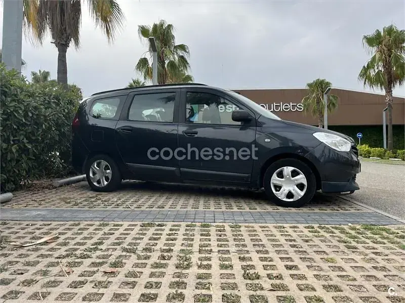Usado Dacia Lodgy Ambiance 107 CV (78 kW) 2015 Negro Monovolumen