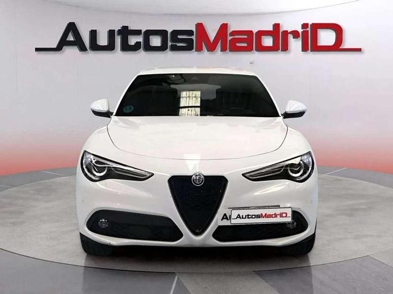 Usado Alfa Romeo Stelvio Sprint 192 CV (141 kW) 2021 Blanco SUV