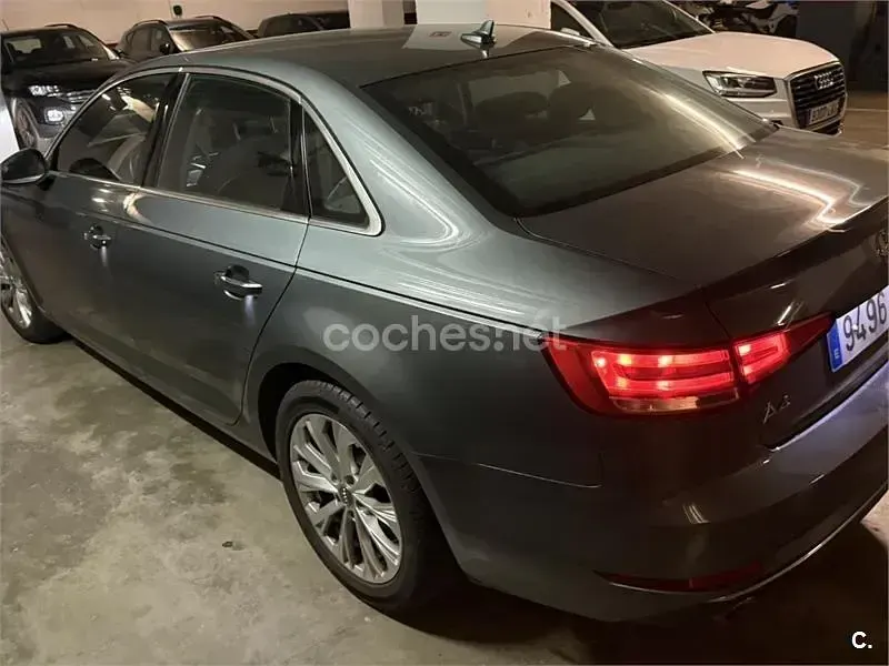 Usado Audi A4 Design 150 CV (110 kW) 2016 Gris / plata Berlina