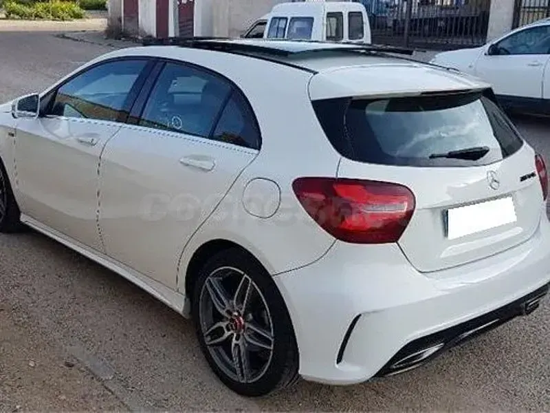 Usado Mercedes A220 AMG line 177 CV (130 kW) 2016 Blanco Utilitario