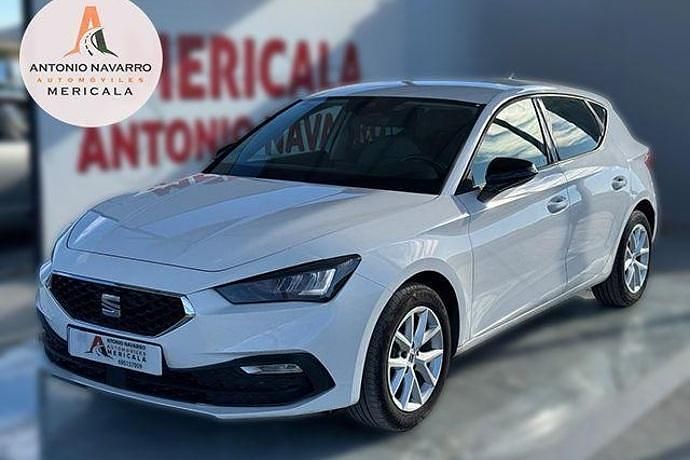 Usado Seat Leon ST Business 101 CV (74 kW) 2021 Blanco Familiar