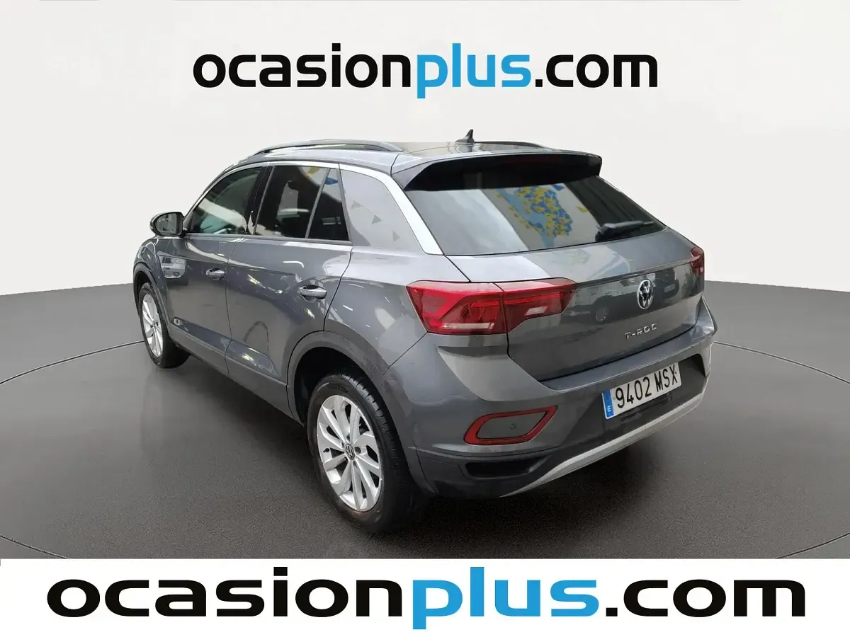 Usado VW T-Roc Life 110 CV (80 kW) 2024 Gris SUV