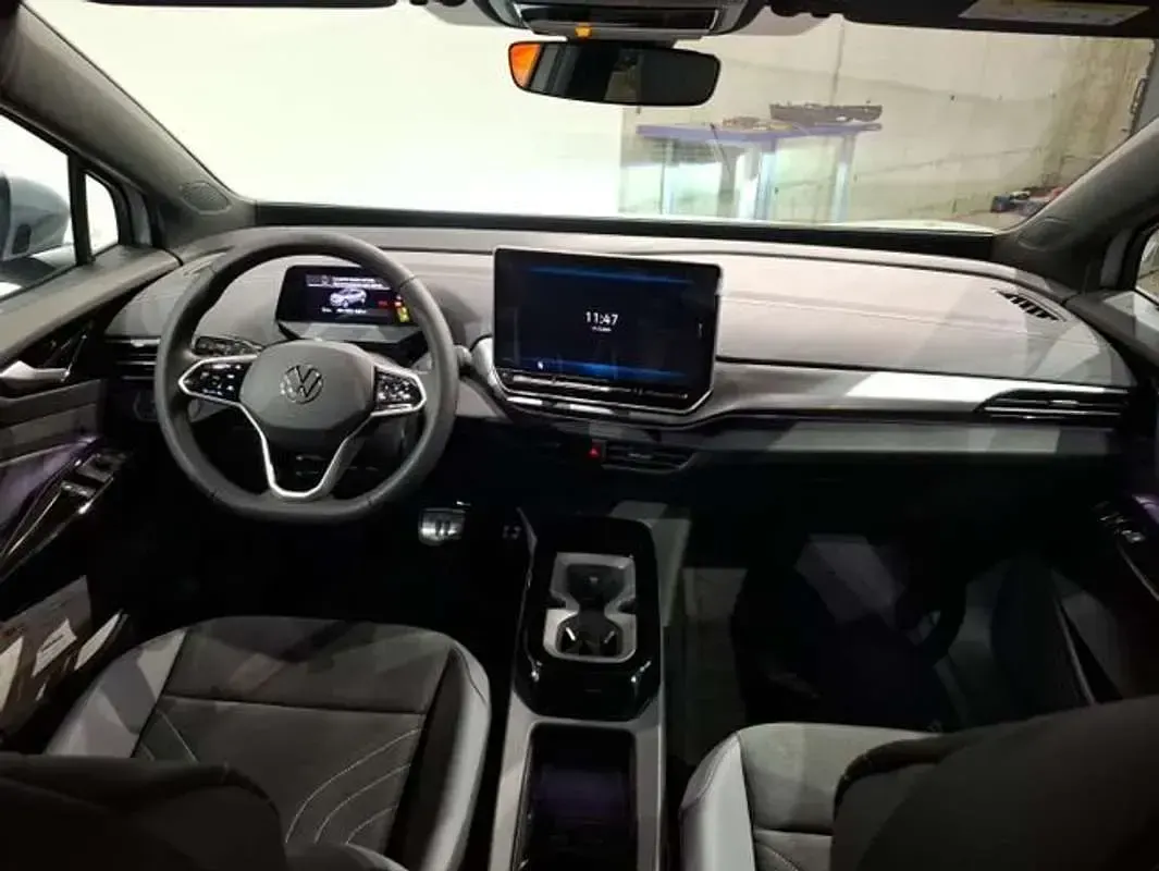 Usado VW ID.4 Pro 210 kW (286 CV) 2025 Plateado SUV