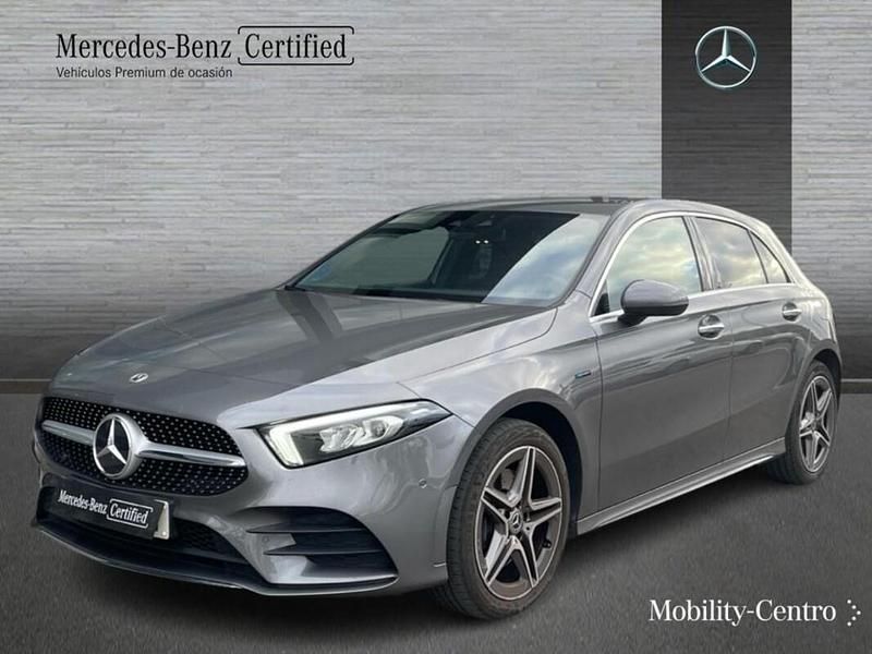 Mountaingrau met. Usado 2021 Mercedes A250 AMG line | 28.500 € (Buen precio) - Imagen 1/4