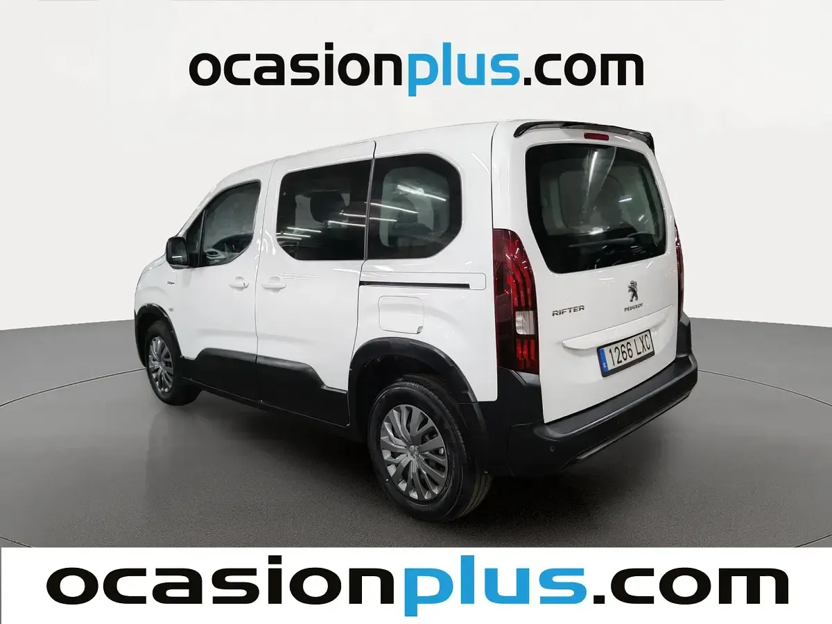 Usado Peugeot Rifter Style 100 CV (73 kW) 2022 Blanco Monovolumen