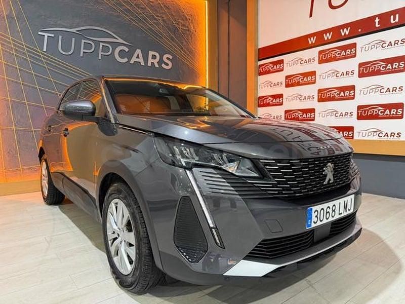 Usado Peugeot 3008 Active 130 CV (95 kW) 2021 Gris / plata SUV